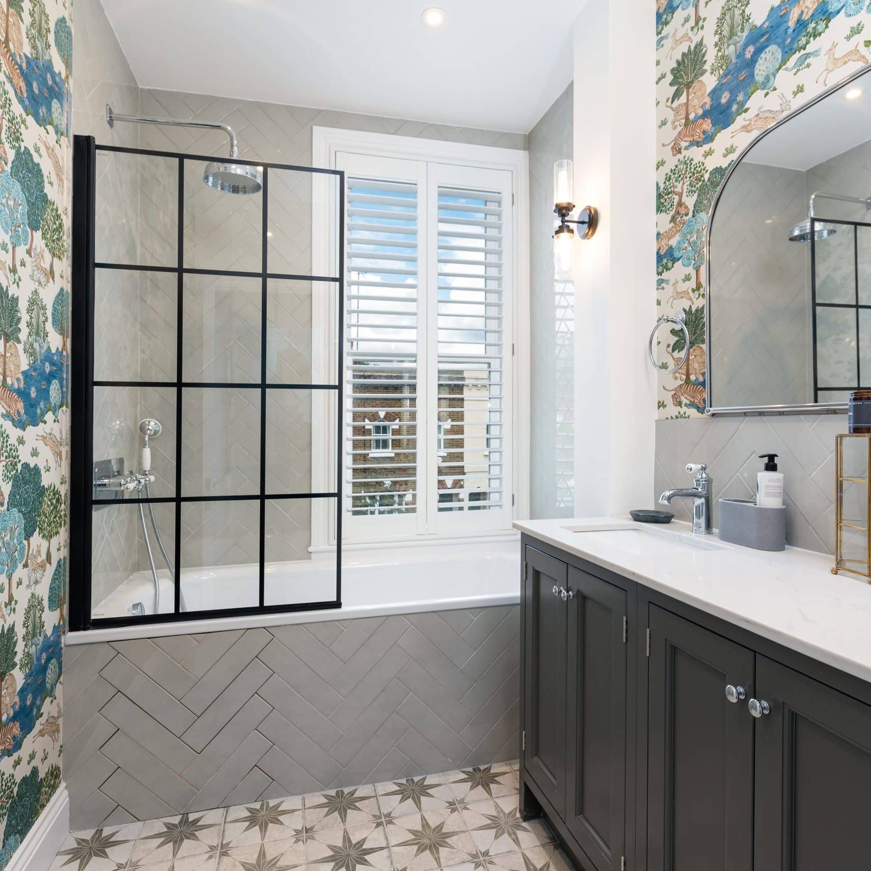 Vibrant bathroom